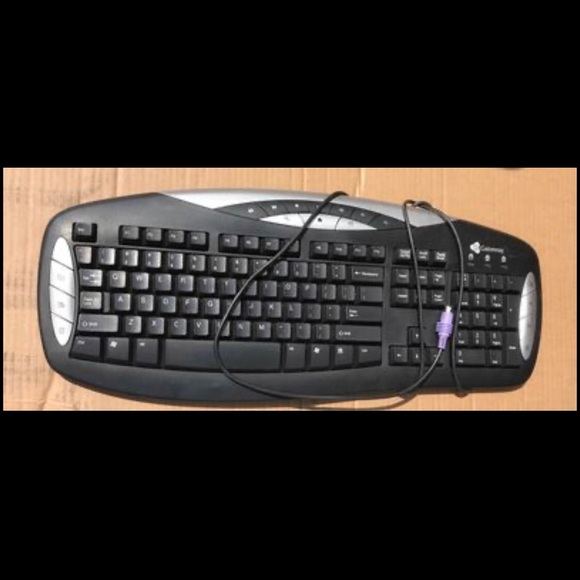 Gateway Wired Computer Keyboard KB-0401 Black/Silver
Measures: 19.75” W … - Picture 9 of 10